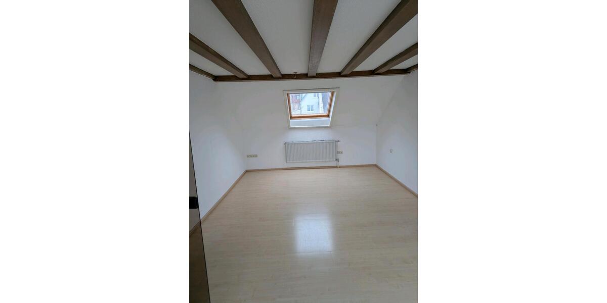 Dachgeschoßwohnung Lauchheim - 3 Zimmer, 76 m&sup2;, 620&euro; | Angebot:25350375