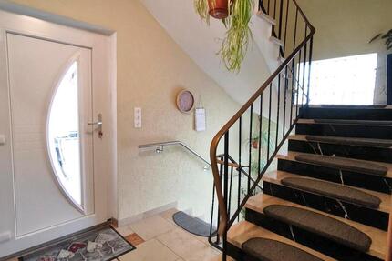 Haus Treuchtlingen - 5 Zimmer, 114 m&sup2;, 1.200&euro; | Angebot:25077609