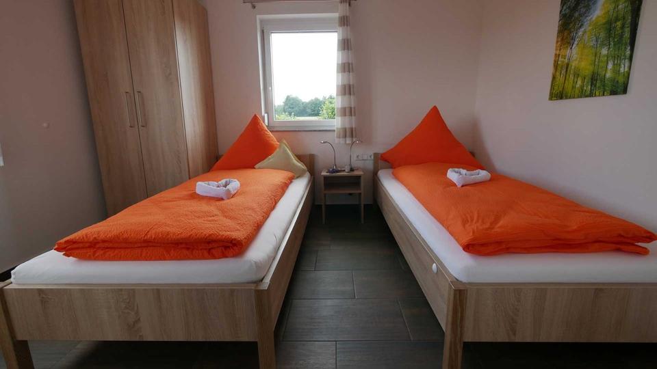 Etagenwohnung Ochsenhausen - 7 Zimmer, 130 m&sup2;, 1.450&euro; | Angebot:25851453