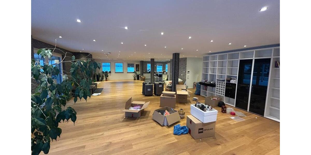 Einfamilienhaus Oberursel (Taunus) - 7 Zimmer, 375 m&sup2;, 3.950&euro; | Angebot:25098040