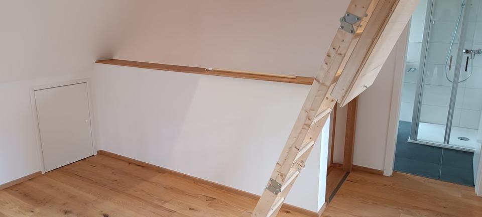 Dachgeschoßwohnung Oettingen in Bayern - 3 Zimmer, 92 m&sup2;, 1.200&euro; | Angebot:24875620