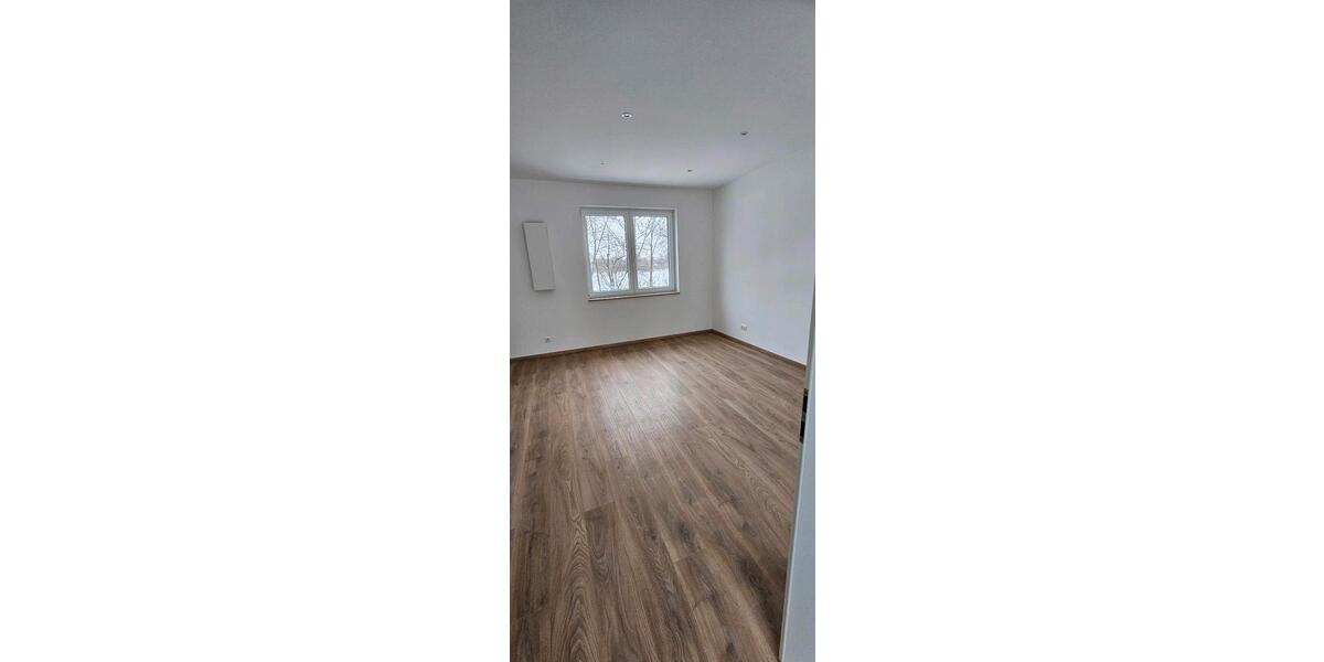 Exklusive Doppelhaushälfte mit großem Garten in idyllischer Lage 8 zimmer