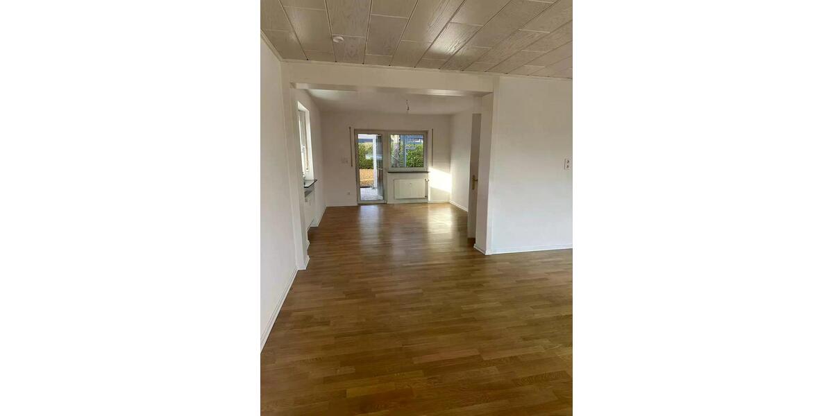 Erdgeschoßwohnung Gerbrunn - 3 Zimmer, 98 m&sup2;, 1.261&euro; | Angebot:26269084