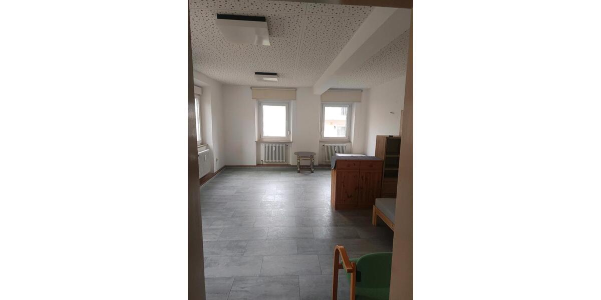 Erdgeschoßwohnung Ansbach - 1 Zimmer, 118 m&sup2;, 1.300&euro; | Angebot:26163055