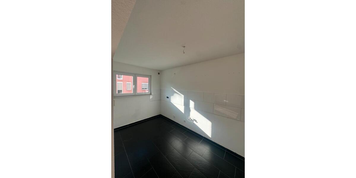 Etagenwohnung Ludwigshafen am Rhein Ludwigshafen-Hemshof - 3 Zimmer, 90 m&sup2;, 1.170&euro; | Angebot:26512345