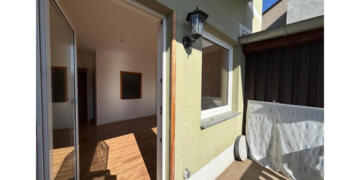 Etagenwohnung Greiz - 2 Zimmer, 60 m&sup2;, 318&euro; | Angebot:26070755