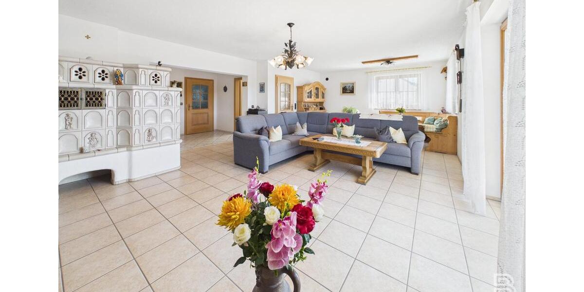 Erdgeschoßwohnung Kelheim - 3 Zimmer, 123 m&sup2;, 1.100&euro; | Angebot:26311579