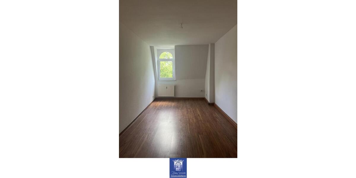 Dachgeschoßwohnung Döbeln - 3 Zimmer, 88 m&sup2;, 481&euro; | Angebot:24901032