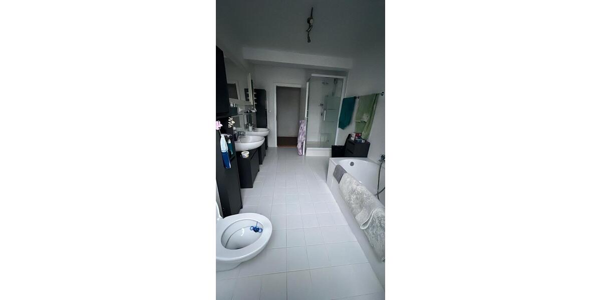 Etagenwohnung Weichs - 4.5 Zimmer, 145 m&sup2;, 1.563&euro; | Angebot:24697413