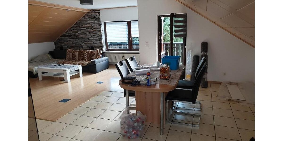 Dachgeschoßwohnung Großrinderfeld - 4 Zimmer, 105 m&sup2;, 680&euro; | Angebot:25990828