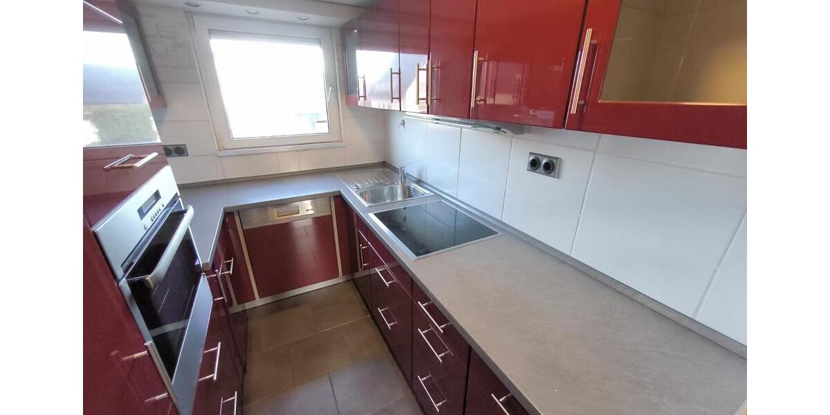 Helle Dachgeschosswohnung 80 qm in Enger mit Balkon und Carport 3 zimmer