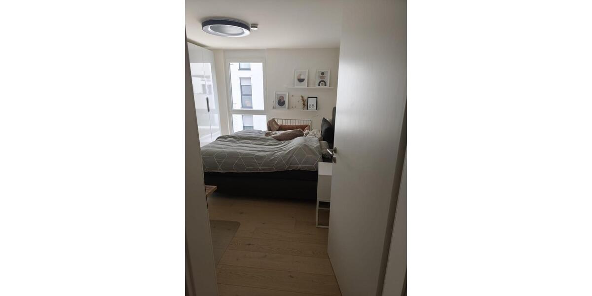 Neuwertige, zentrale 3 Zimmer-Whg mit Balkon, EBK und TG 3 zimmer