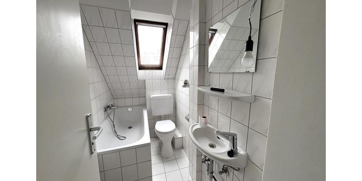 Dachgeschoßwohnung Bremerhaven Geestemünde - 3 Zimmer, 63 m&sup2;, 509&euro; | Angebot:25599781