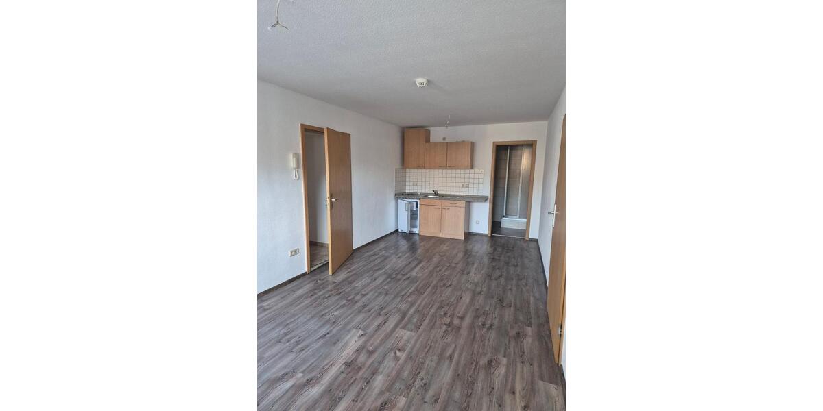 Etagenwohnung Pößneck - 1 Zimmer, 29 m&sup2;, 180&euro; | Angebot:25052759