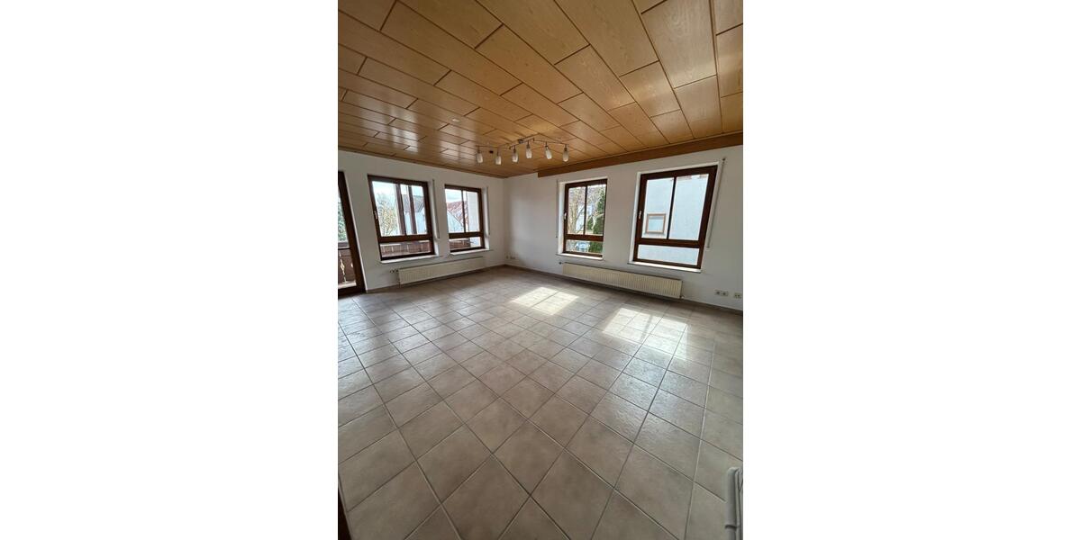 Etagenwohnung Brackenheim - 2 Zimmer, 78 m&sup2;, 870&euro; | Angebot:26656538