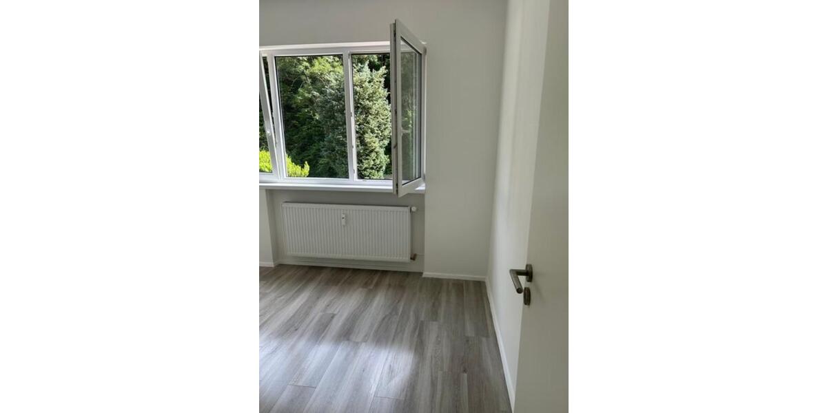 Etagenwohnung Zell (Mosel) - 3 Zimmer, 110 m&sup2;, 850&euro; | Angebot:25046686