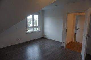 *NEU* MODERNE UND HELLE DACHGESCHOSSWOHNUNG MIT GROßEM WOHN-ESSBEREICH IM BELIEBTEN FINTHEN! 3 zimmer