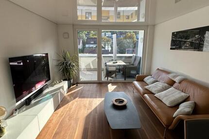 Haus Stuttgart Luginsland - 3 Zimmer, 83 m&sup2;, 1.700&euro; | Angebot:24804731