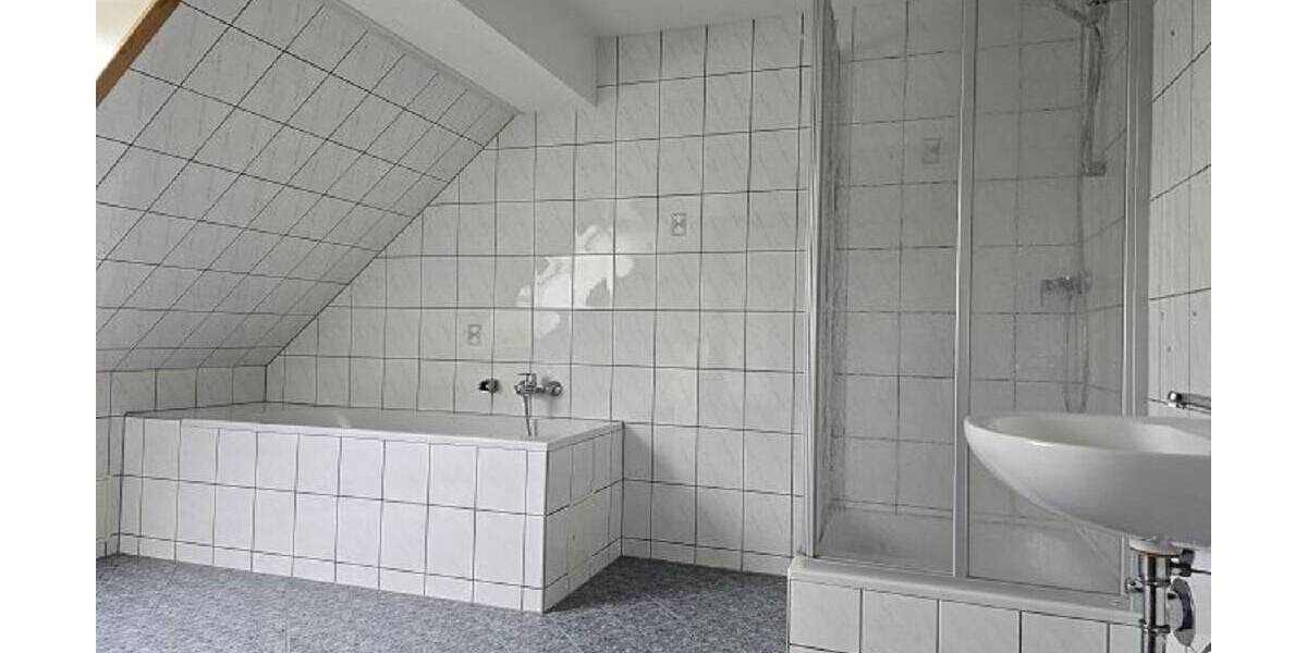 Etagenwohnung Riesa Altriesa - 3 Zimmer, 72 m&sup2;, 430&euro; | Angebot:25688433