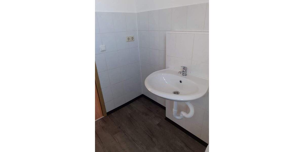 Etagenwohnung Neupetershain - 3 Zimmer, 68 m&sup2;, 408&euro; | Angebot:25799859