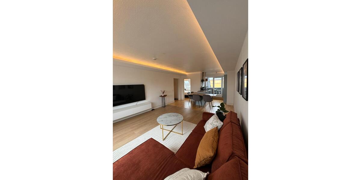 Dachgeschoßwohnung Ludwigshafen am Rhein - 2.5 Zimmer, 50 m&sup2;, 1.500&euro; | Angebot:24352309