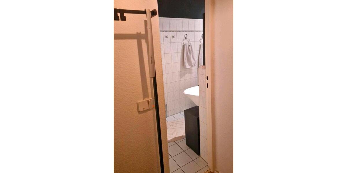 Hochparterre Duisburg Ruhrort - 1 Zimmer, 32 m&sup2;, 1.050&euro; | Angebot:26143086
