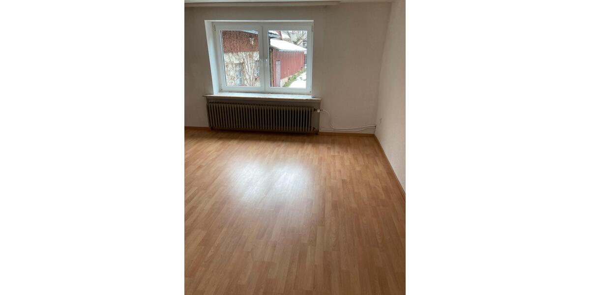 Etagenwohnung Wolfhagen - 6 Zimmer, 142 m&sup2;, 780&euro; | Angebot:26285052
