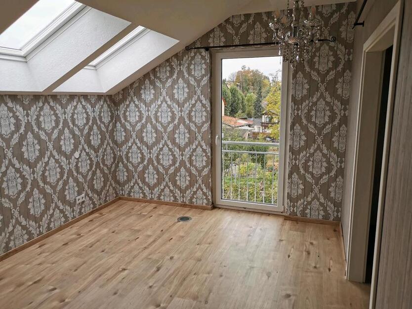 Helle DG-Wohnung Neubau zimmer