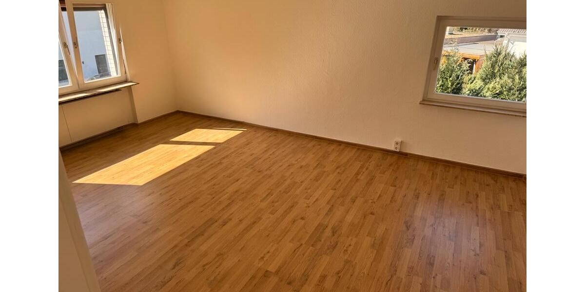 Etagenwohnung Hannover Misburg-Anderten - 3 Zimmer, 90 m&sup2;, 1.400&euro; | Angebot:26449280