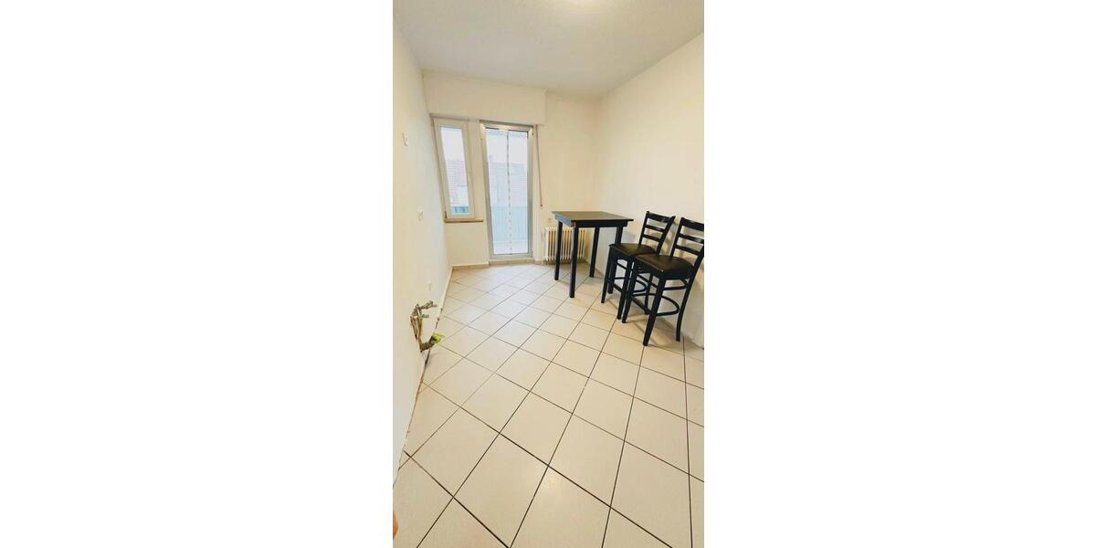 Etagenwohnung Halle - 3 Zimmer, 77 m&sup2;, 650&euro; | Angebot:26032971