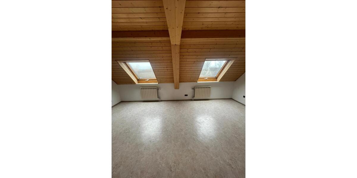 Etagenwohnung Herrieden - 4 Zimmer, 100 m&sup2;, 890&euro; | Angebot:26343060