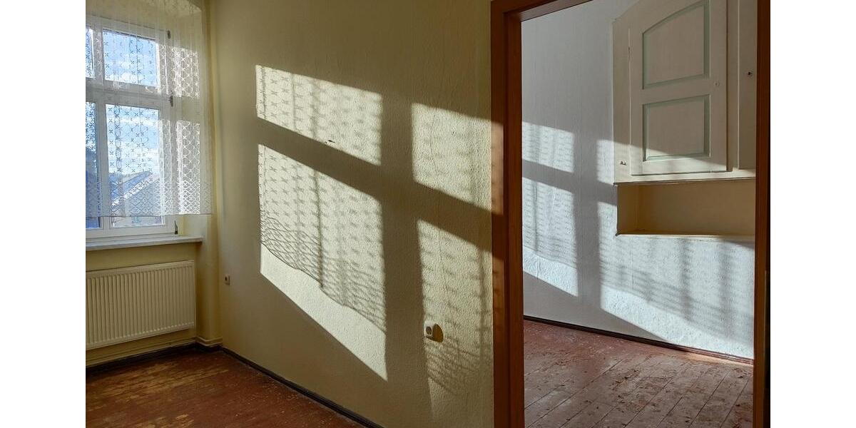 Etagenwohnung Roßwein - 2 Zimmer, 42 m&sup2;, 190&euro; | Angebot:26011096