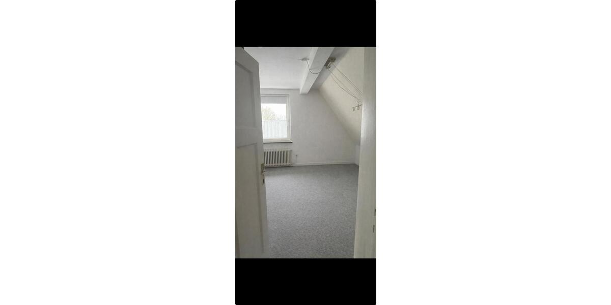 Dachgeschoßwohnung Bad Salzdetfurth - 3 Zimmer, 70 m&sup2;, 520&euro; | Angebot:25169185