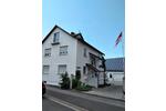 Großz. Einfam.haus mit Einl.w., Hof, Garten, Garage in Gernach