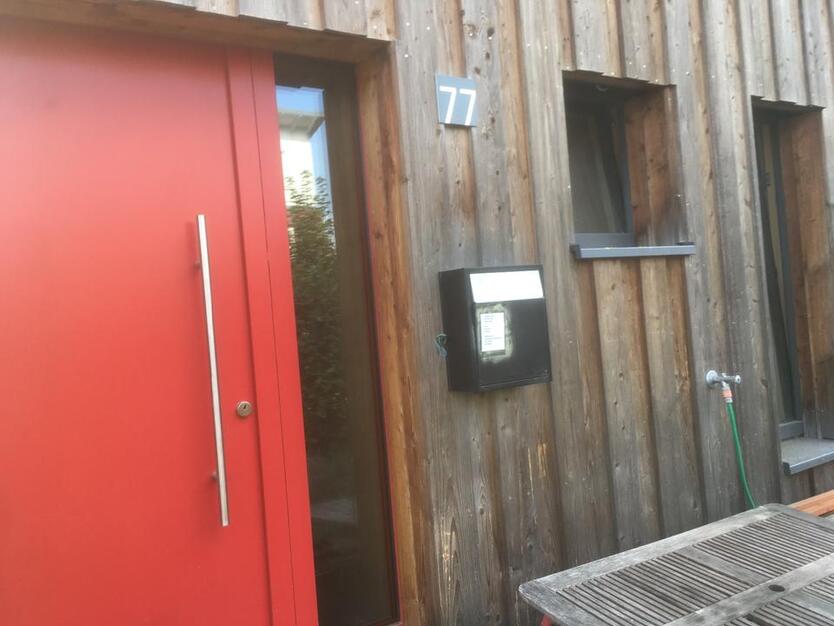 WG Zimmer möbliert Viersen ruhig Holzhaus