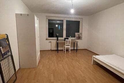 Renovierte 3er WG in zentraler Lage 1 zimmer