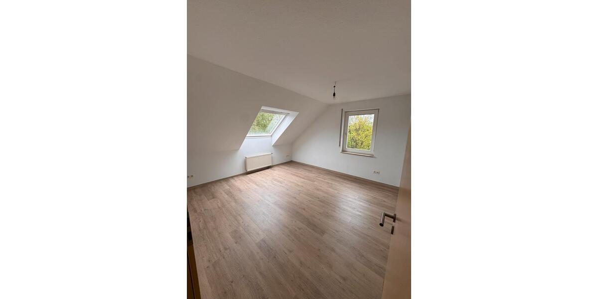 Dachgeschoßwohnung Rinteln - 3 Zimmer, 77 m&sup2;, 620&euro; | Angebot:26458017