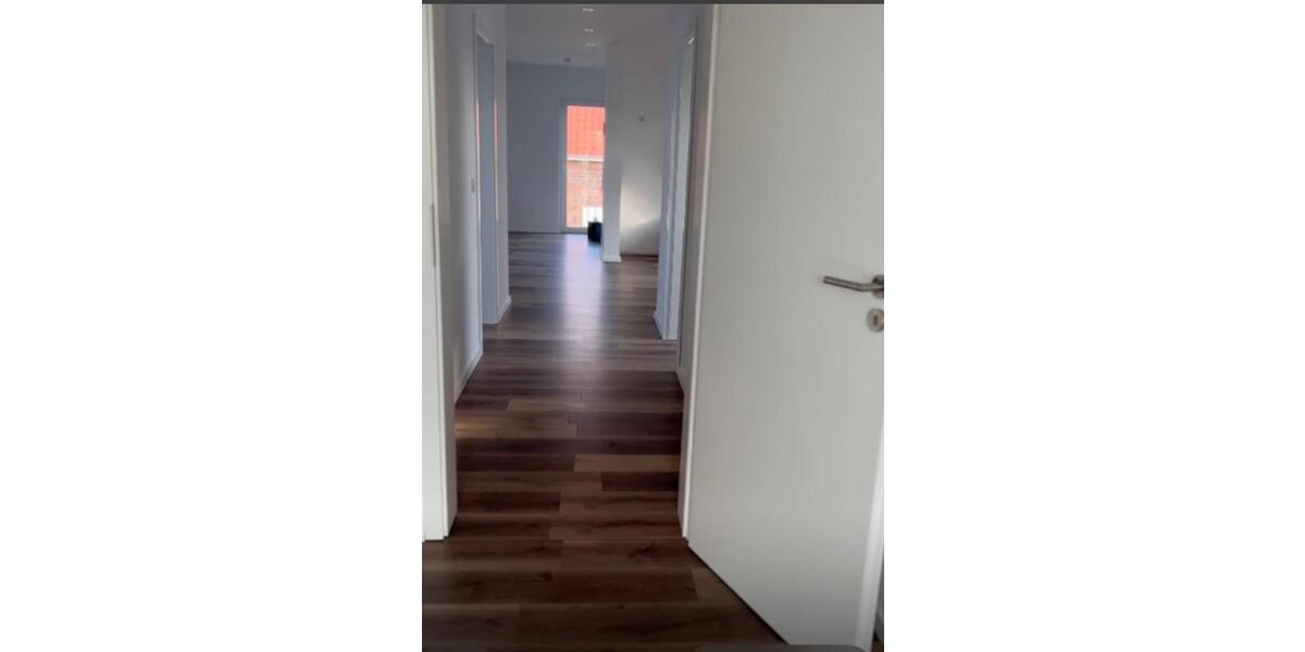 Dachgeschoßwohnung Lengede - 3 Zimmer, 110 m&sup2;, 1.250&euro; | Angebot:25981011