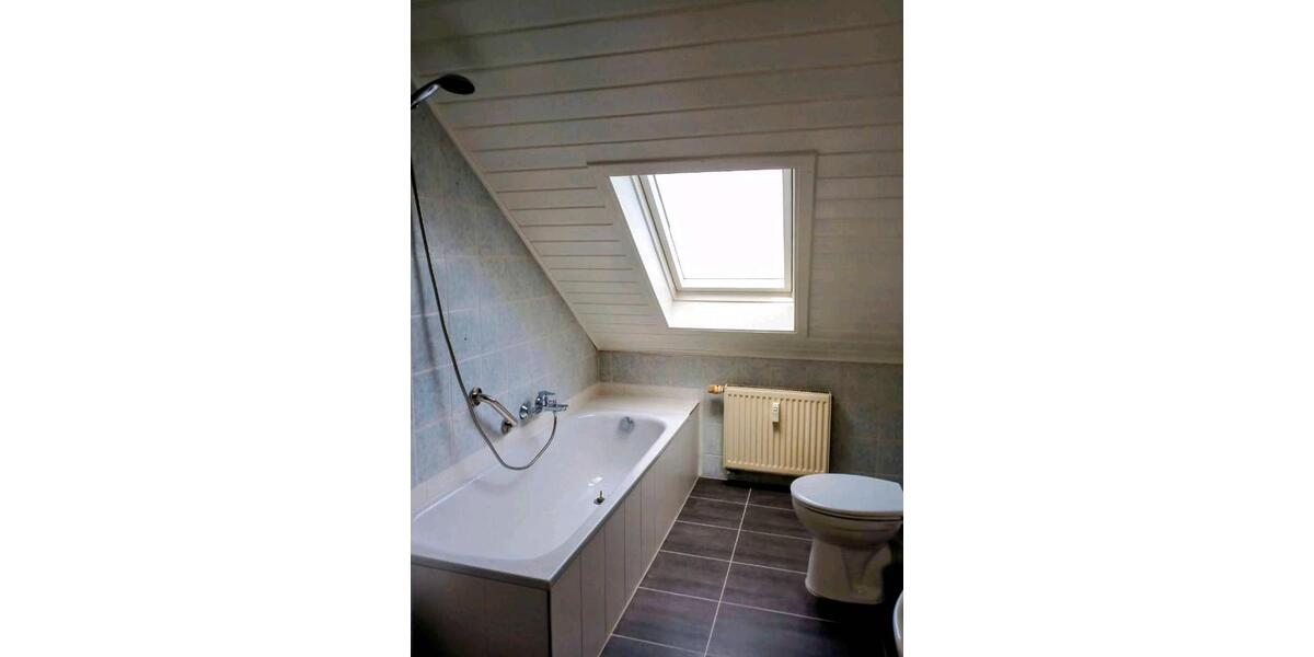 Dachgeschoßwohnung Höhr-Grenzhausen Grenzhausen - 3 Zimmer, 72 m&sup2;, 500&euro; | Angebot:25983304