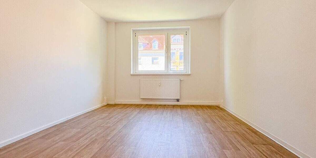 Etagenwohnung Glauchau - 4 Zimmer, 71 m&sup2;, 399&euro; | Angebot:23402235
