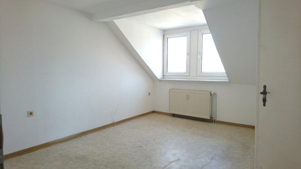 Dachgeschoßwohnung Riesa - 2 Zimmer, 48 m&sup2;, 288&euro; | Angebot:15641593