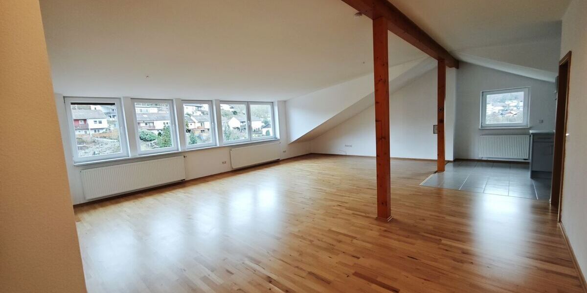 Helle 3-Zimmer-Wohnung in Freudenstein - Dachgeschoßwohnung Knittlingen | Angebot:25098812