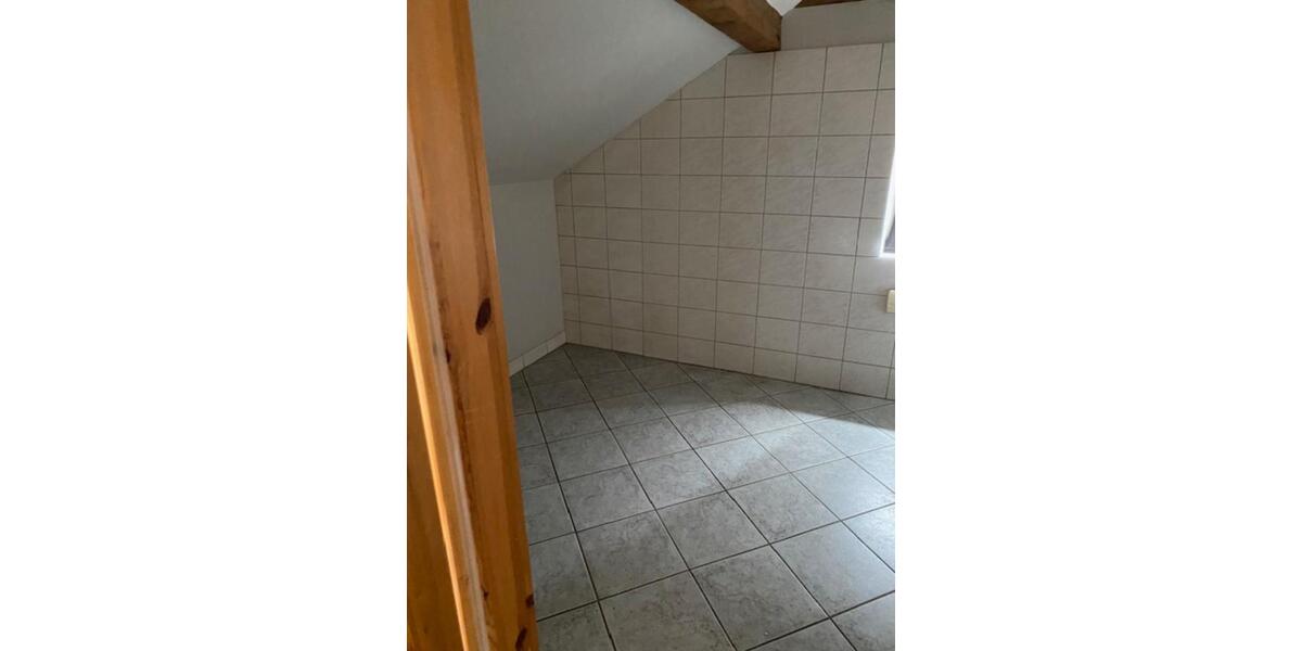 Etagenwohnung Arnsberg Oeventrop - 5 Zimmer, 130 m&sup2;, 750&euro; | Angebot:25903129