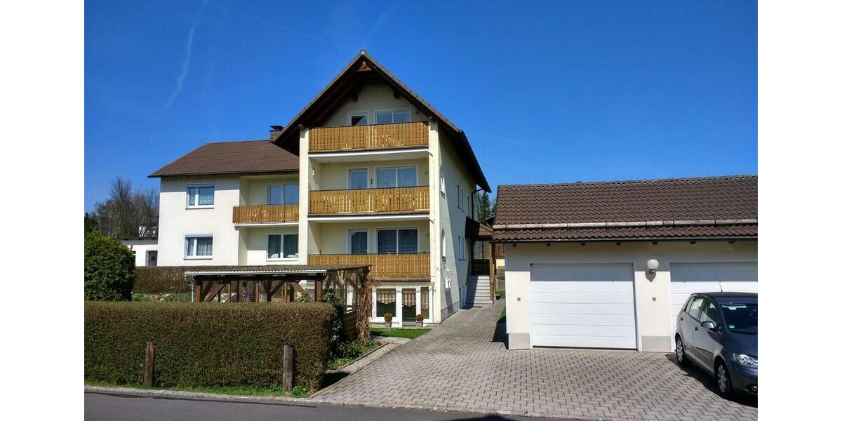 Etagenwohnung Tröstau - 3 Zimmer, 77 m&sup2;, 550&euro; | Angebot:24678395