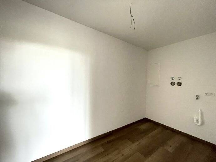 Etagenwohnung Röttenbach - 2 Zimmer, 83 m&sup2;, 800&euro; | Angebot:26928699