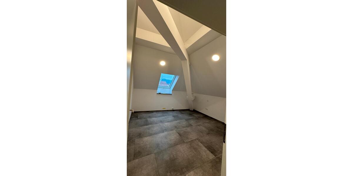 Dachgeschoßwohnung Maikammer - 3 Zimmer, 74 m&sup2;, 810&euro; | Angebot:25619932