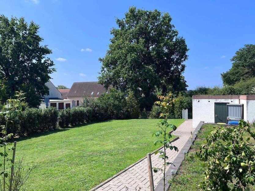 Schönes Einfamilienhaus mit großem Grundstück und Traumblick ins Grüne! 5 zimmer