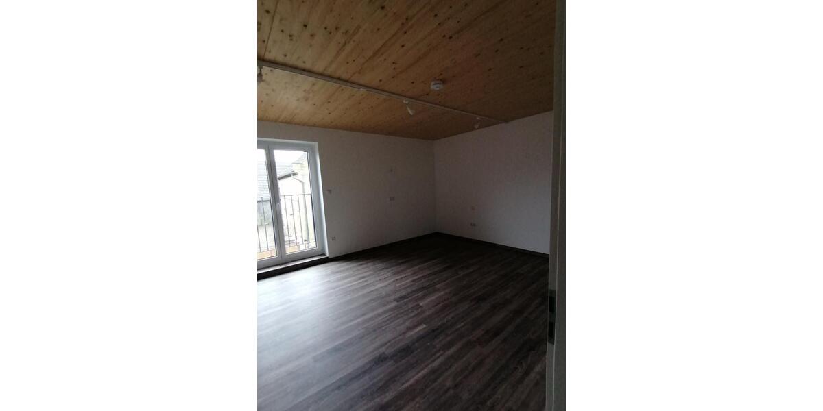 Etagenwohnung Ochsenfurt - 4 Zimmer, 109 m&sup2;, 1.215&euro; | Angebot:25832027