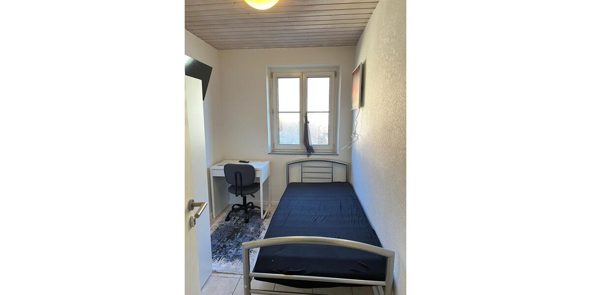 WG Zimmer in ruhiger Lage in Hausen 1 zimmer