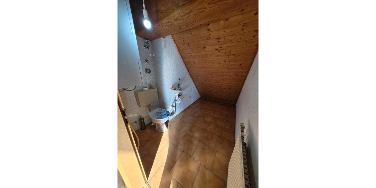Dachgeschoßwohnung Kindenheim - 3 Zimmer, 85 m&sup2;, 700&euro; | Angebot:25256895
